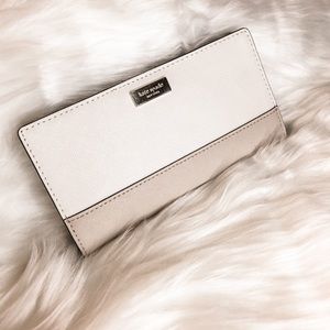 FLASH SALE🔥Kate Spade Laurel Way Two Toned Wallet